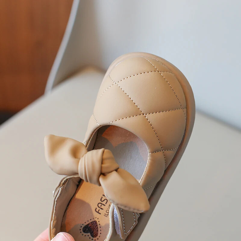 Tüdrukute nahast kingad 2024 kevad-sügis beebitüdrukute kingad 1-2 aastased ühevärvilised pehme tallaga libisemisvastased laste kingad