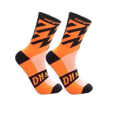 Õuesokid sääre keskpaigani rattasõiduks hingavad ja kulumiskindlad spordisokid