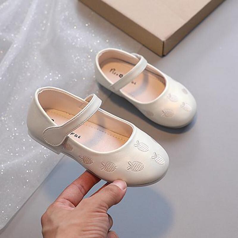 Tüdrukutele Pehmed Mugavad vabaajajalatsid Koolimood Laste väikesed nahast kingad Sügis kevad Uued tantsukingad H410