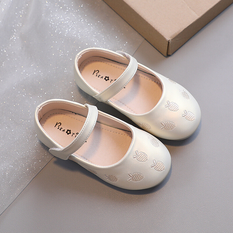 Tüdrukutele Pehmed Mugavad vabaajajalatsid Koolimood Laste väikesed nahast kingad Sügis kevad Uued tantsukingad H410