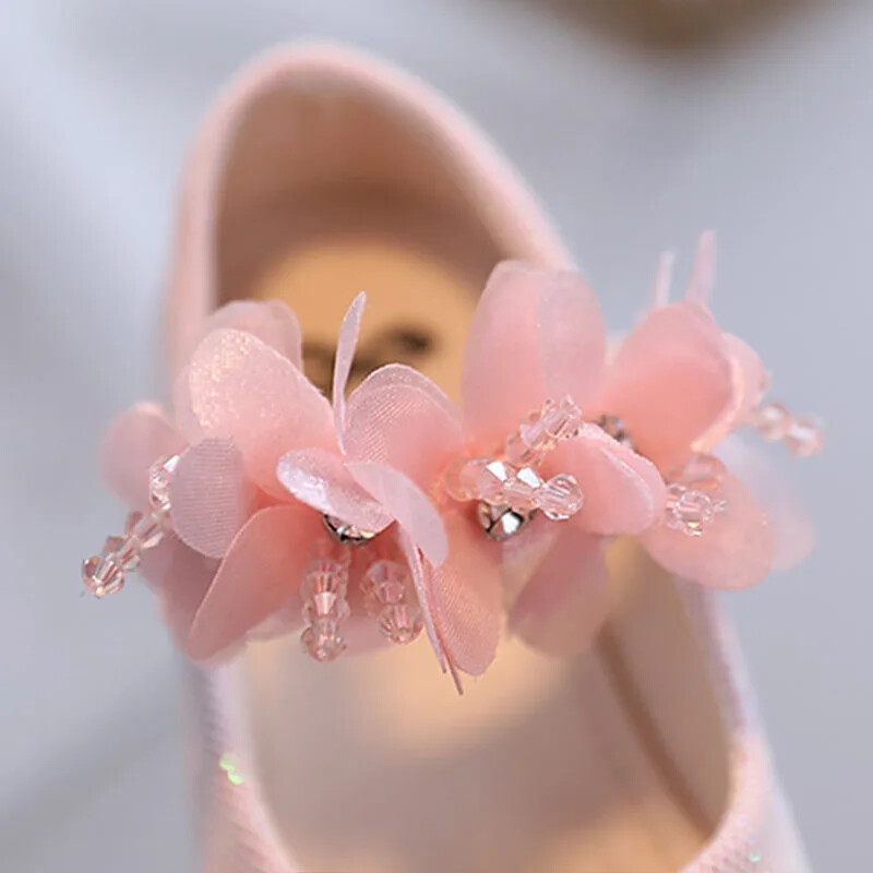 2024 väikelapse tüdruku elegantsed nahast kingad kevadsügis beež roosa valge pehme lameda põhjaga lilled Rhinestone printsessi kingad G08136