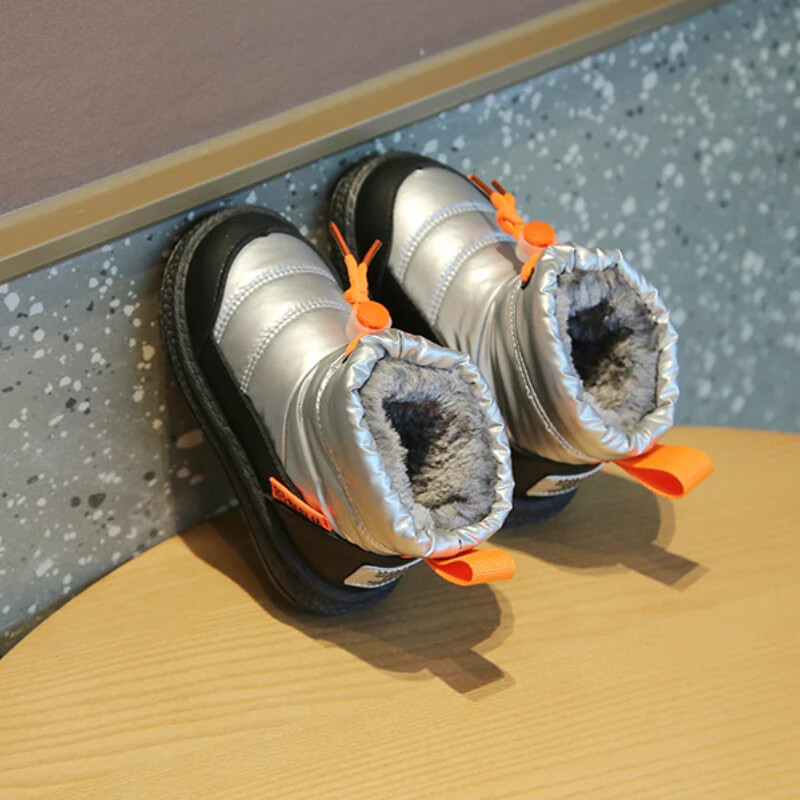 Soojad lastesaapad Talvised Uued Tüdrukutele Poistele Lühikesed Lumesaapad Moodsad Lihtsad Õuesaapad, Mugavad Lastele Palus puuvillased kingad Suurus 26-37