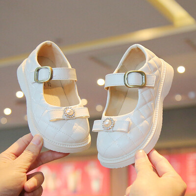 2023. aasta kevad, uue korea stiilis laste nahast kingad tüdrukutele Sweet Bow Princess Pearl Hook & Loop Loafers vabaaja lihtsad lamedad