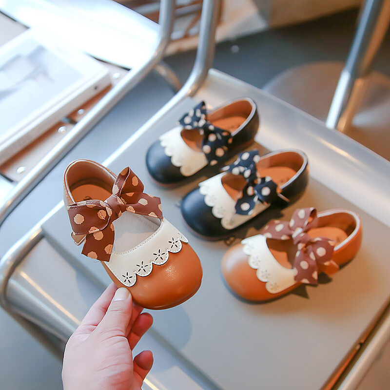 Uued laste vabaajajalatsid, pits, täpptrükk, vibu konks ja silmus, lastemood, elegantsed tüdrukute nahast kingad, pehmed 2023. aasta PU