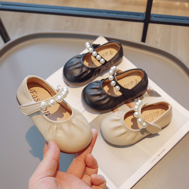 Tüdrukute nahast kingad peole pulmadeks Lastele Retroprintsessi kingad pärlitega Lastele Plisseeritud vabaajajalatsid Pehme tald