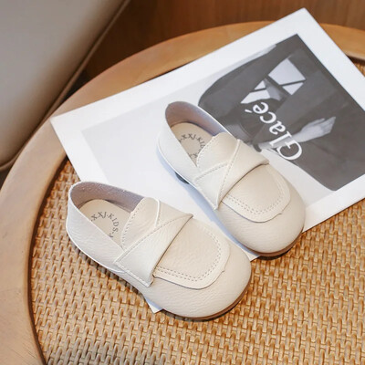 2024 Tüdrukute printsessikingad Kevad sügis Pehme põhjaga laste nahast kingad Mood Põhjuslikud libisemiskindlad lastekorterid libisemiskindlad mitmekülgsed