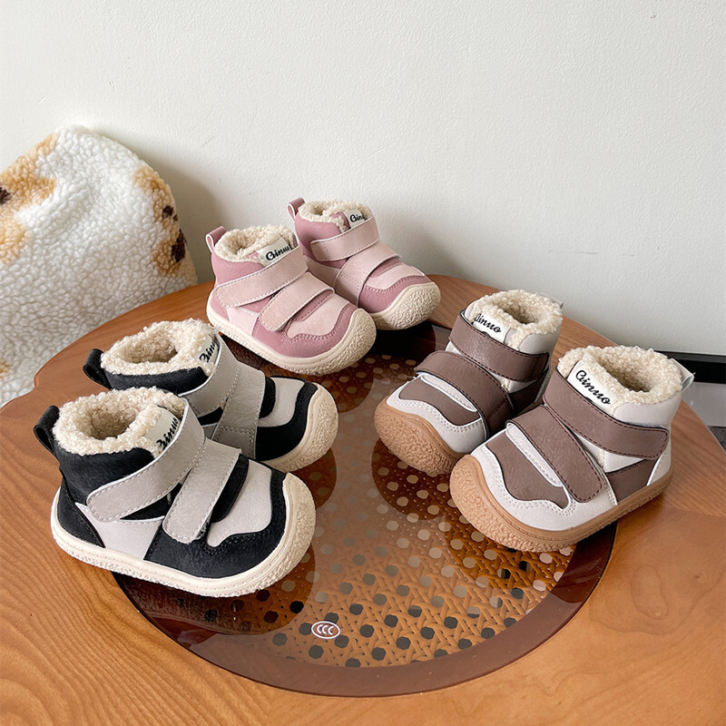 Zimske nove zimske čizme za martinjanje s plišanom izolacijom za dječake i djevojčice, moderne kratke čizme za 0-5 godina