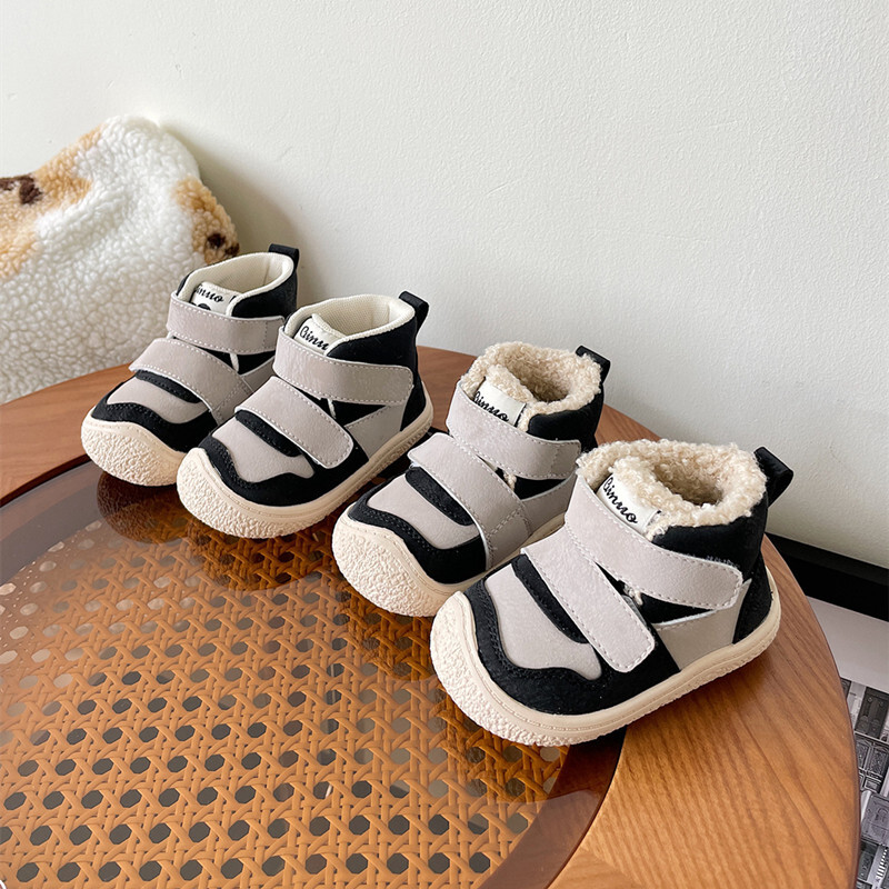 Zimske nove zimske čizme za martinjanje s plišanom izolacijom za dječake i djevojčice, moderne kratke čizme za 0-5 godina