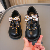 Magusad laste nahast kingad 2024, uued tüdrukute moeaegsed pehme tallaga printsessikingad tikitud kaarjalatsiga lastekorteritega peopulmadeks