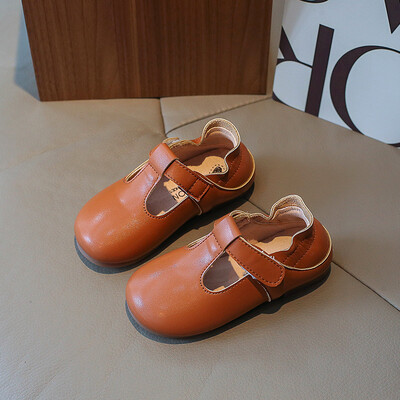 2023. aasta uued pehmed konksu ja silmuse T-rihmaga tüdrukute vabaajajalatsid Drop Shipping Boys nahast kingad platvorm libisemiskindlad laste tüdrukud mokasiinist kingad