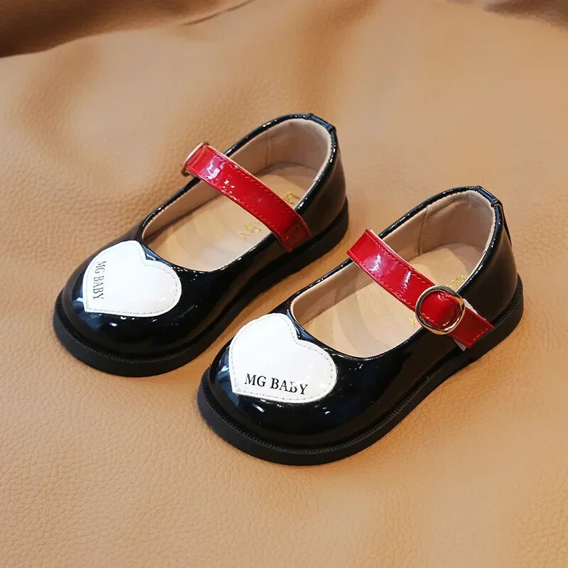 2024 Printsess Girl All Match Patent Leahter Prom Party Kingad Koolitüdrukute moeetendus Kingad Armastus Väikelaps mary jane Kingad H07041