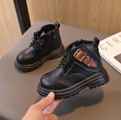 Sügis Uued Laste Poolsaapad Mood Pehme Mugavus Tüdrukutele Poistele Spordijalatsid Ümmarguse ninaga Printsess Tossud Väikelapse nahast lumesaapad