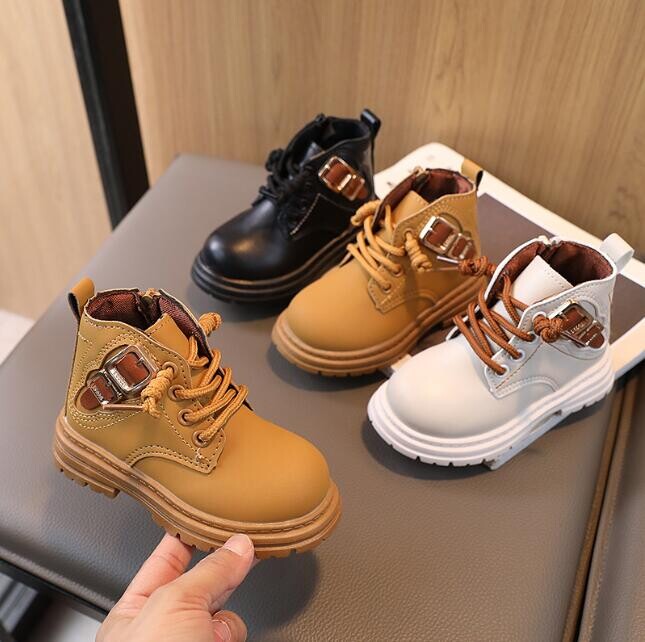 Sügis Uued Laste Poolsaapad Mood Pehme Mugavus Tüdrukutele Poistele Spordijalatsid Ümmarguse ninaga Printsess Tossud Väikelapse nahast lumesaapad