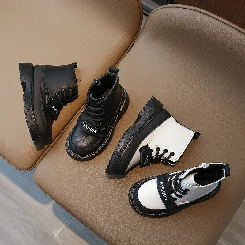 2024 Poiste lühikesed saapad Mitmekülgsed pehmed armsad lahedad tüdrukute saapad Drop Shipping libisemiskindlad laste moed vabaaja saapad