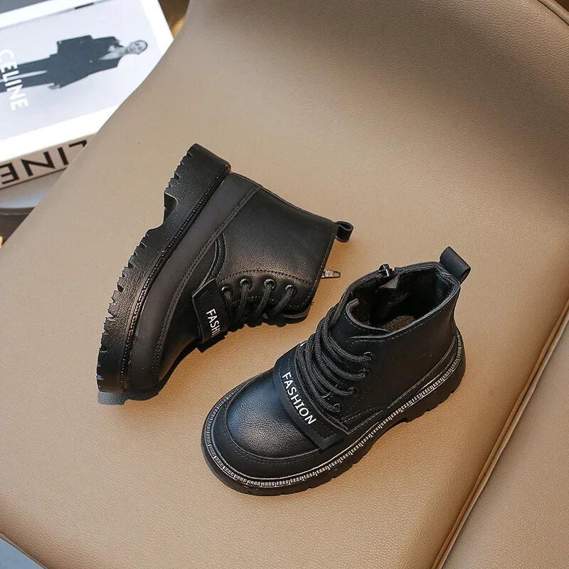 2024 Poiste lühikesed saapad Mitmekülgsed pehmed armsad lahedad tüdrukute saapad Drop Shipping libisemiskindlad laste moed vabaaja saapad