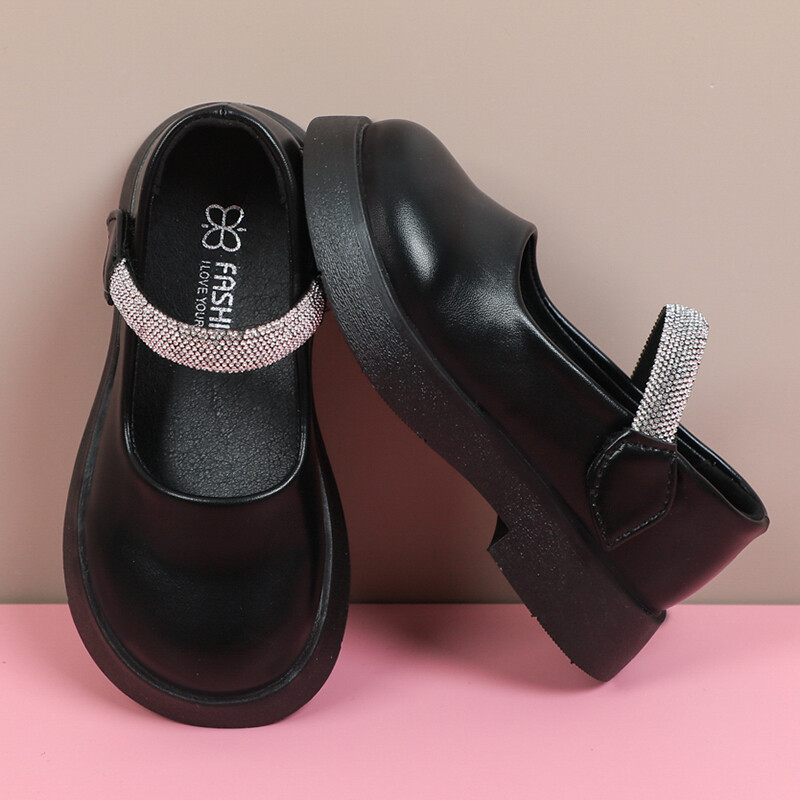 Tüdrukute nahast jalatsid peole pulmadeks Moodsad lapsed Printsessikingad Moodsad lastejalatsid Libedusevastased kingad Kõik sobivad