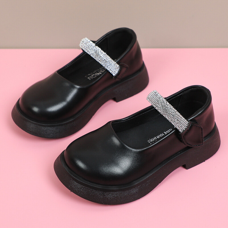 Tüdrukute nahast jalatsid peole pulmadeks Moodsad lapsed Printsessikingad Moodsad lastejalatsid Libedusevastased kingad Kõik sobivad