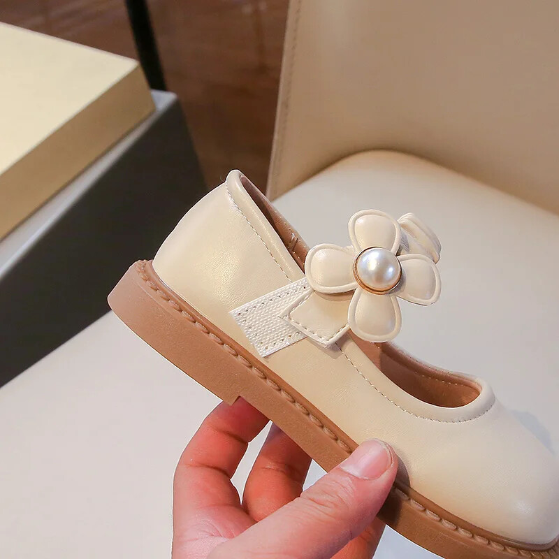 Кожени обувки за момичета на принцеса 2024 Пролет Есен Нова мода Детски сладки единични обувки Корейски меки подметки Едноцветни танцови обувки