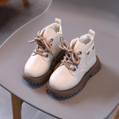 Sügistalv Laste vabaajasaapad Pehmed soojad puuvillased lumekingad Nahk veekindlad lapsed mood lumesaapad Sporditossud