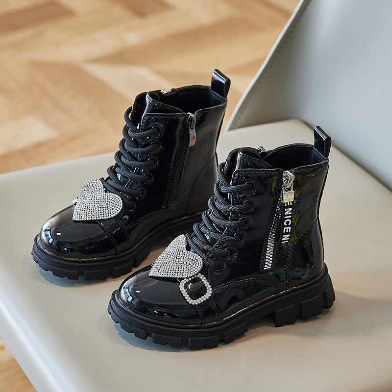 2023. aasta sügistalv Tüdrukute saapad Briti stiilis Laste Poolsaapad Litrid Armastus Printsessisaapad Õuesaapad Libisemiskindlad Laste vabaajajalatsid