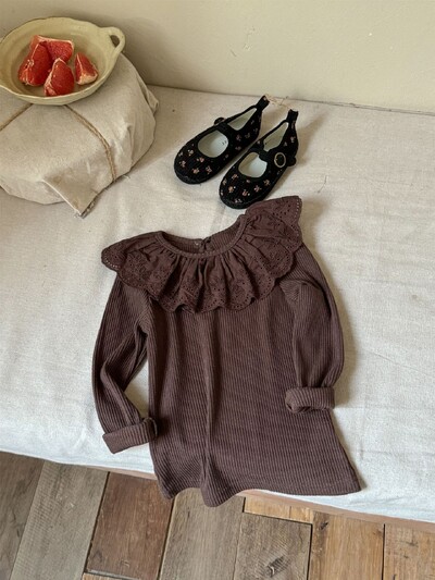 Tüdrukute pitstriibuline särk 2023. aasta sügise uus korea elastne pikkade varrukatega T-särk, mitmekülgne topp väikestele tüdrukutele