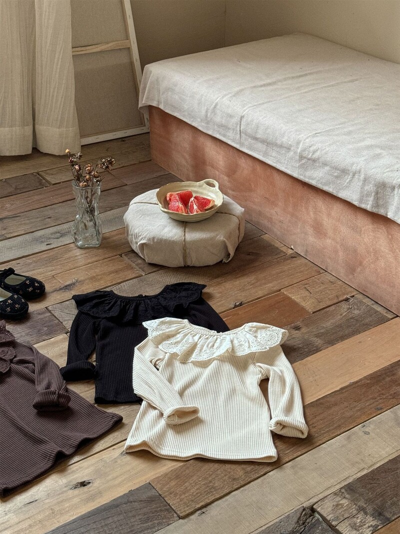 Tüdrukute pitstriibuline särk 2023. aasta sügise uus korea elastne pikkade varrukatega T-särk, mitmekülgne topp väikestele tüdrukutele