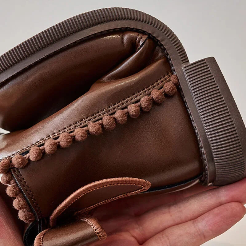 Сладки детски ботуши от изкуствена кожа с помпон Супер топли зимни обувки Velevt Модни студентски обувки с пеперуда на възел за момичета G10234