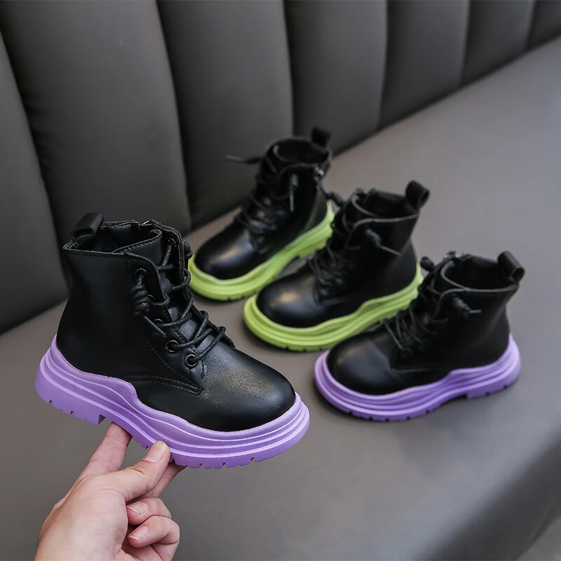 2023. aasta sügis ja talv Uued Laste poolsaapad Briti stiilis ümmarguse ninaga poistele Paks tallaga lühikesed saapad Lastele vabaaja saapad tüdrukutele PU