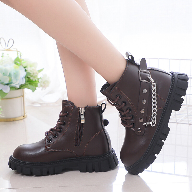 Nove crne modne kratke čizme za djevojčice u britanskom stilu, lanci, kopča, patentni zatvarač, hladno smeđe čizme za dječake, neklizajuće, dječje cipele 2023., uniseks