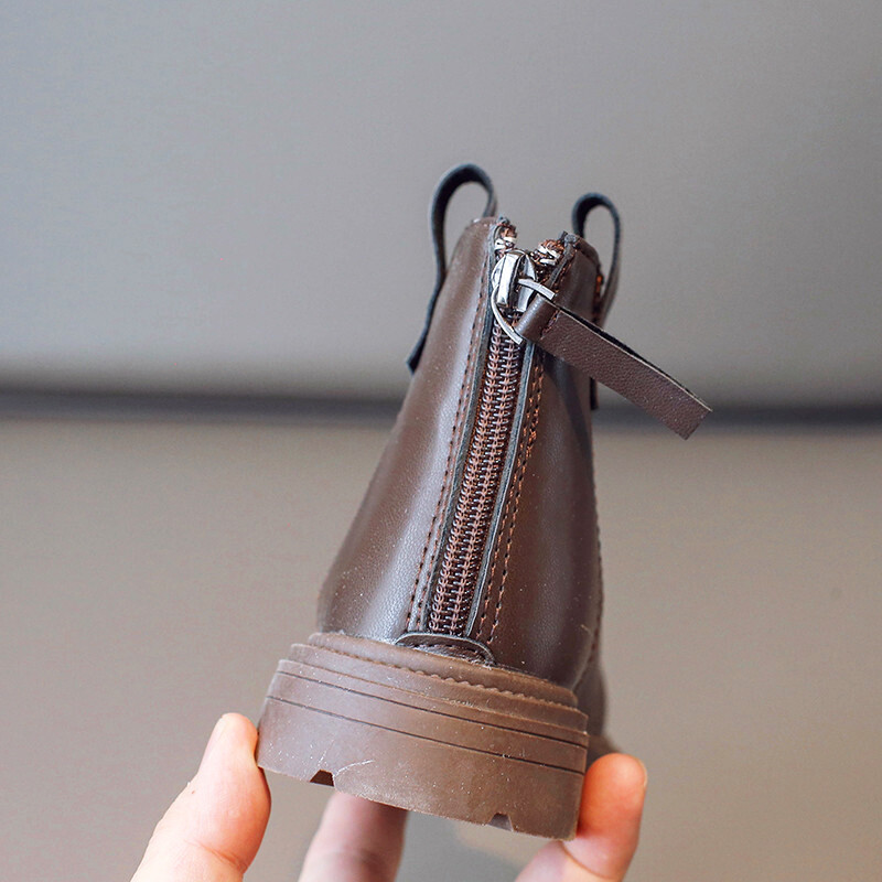 Dječje Chelsea gležnjače Cipele za djevojčice i dječake Cipele s patentnim zatvaračem 2023. Nove dječje kratke čizme za djecu Crne okrugle prste Cipele za šivanje na četvrtastu petu 26-36