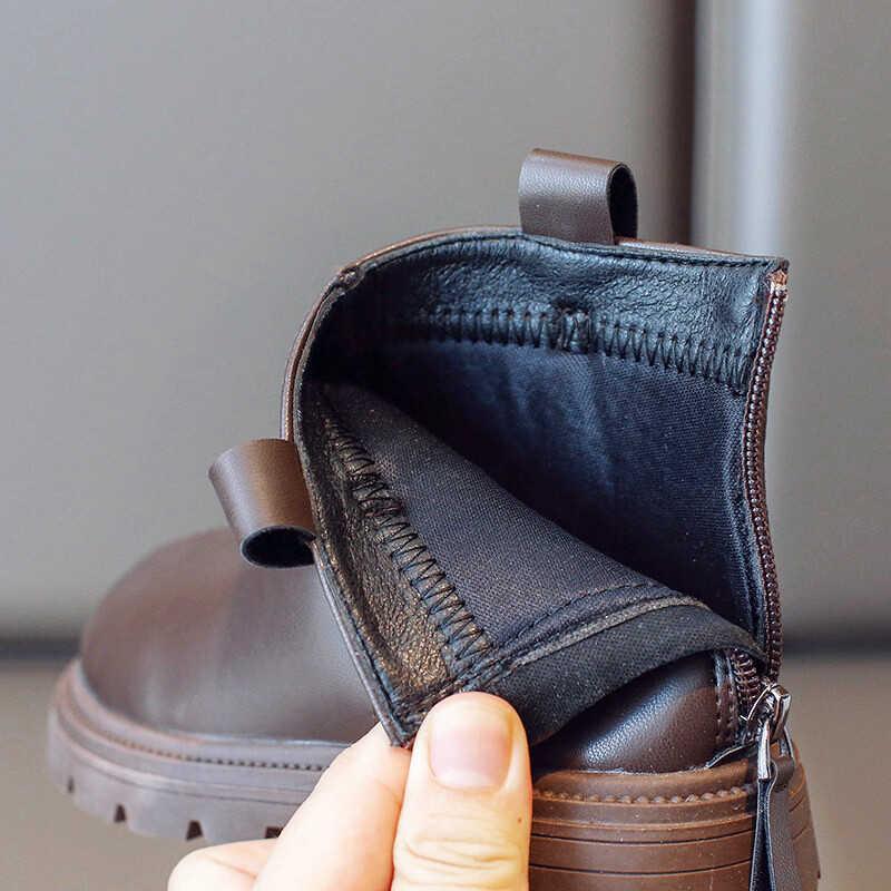 Dječje Chelsea gležnjače Cipele za djevojčice i dječake Cipele s patentnim zatvaračem 2023. Nove dječje kratke čizme za djecu Crne okrugle prste Cipele za šivanje na četvrtastu petu 26-36