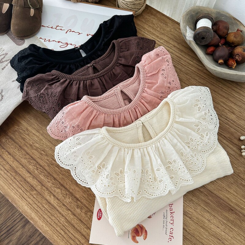 2024. aasta sügise laste tüdrukute pitskraega alussärk, soliidne pikkade varrukatega beebitüdruku pulloverid, mis sobivad imikutele tüdrukutele