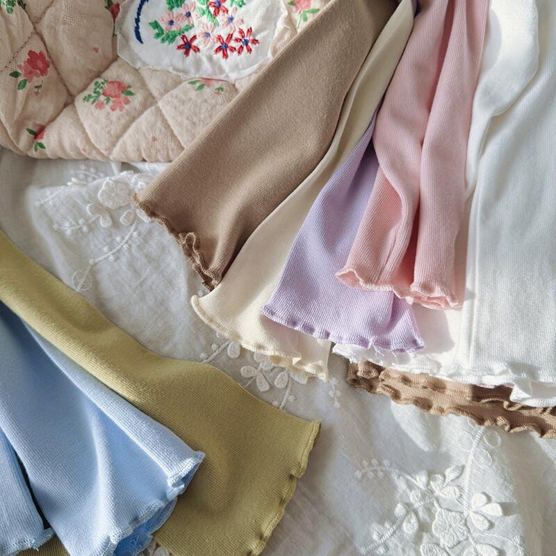 Uus kevadine sügisene väikelaste tüdrukute ülaosa puuvillane soliidne, pehme ja pehme tüdrukute särgid, lihtsad pikkade varrukatega, mitmekülgne laste, tüdrukute alussärk