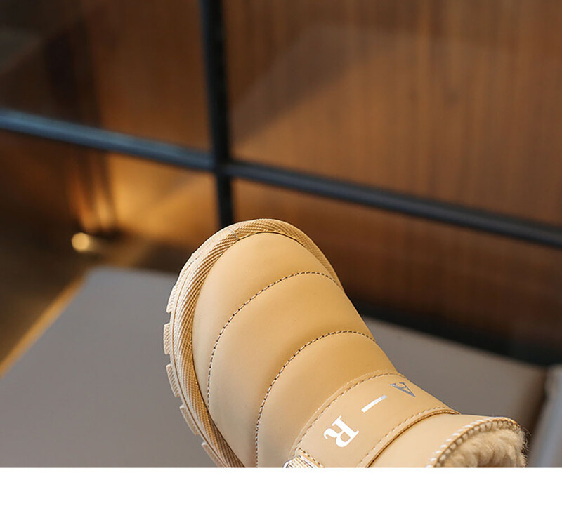 Talvised lumesaapad Tüdrukutele Paksud soojad plüüsist puuvillased kingad Libedusevastased teismeliste tüdrukute moodsaapad Veekindlad kunstkarusnahast kingad