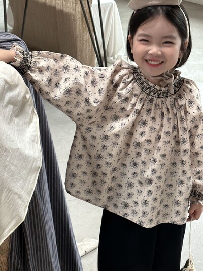 Sügisene tüdrukute pluusid Laste pikkade varrukatega topid Lahtine lilleline särk Armas pitskrae Väike prantsuse tüdrukute prindiga pluus