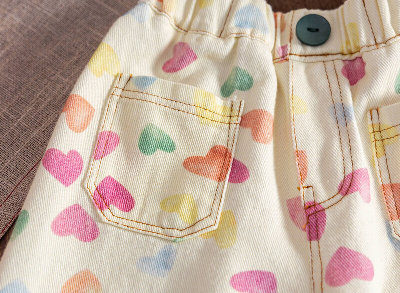 Uued kevadised sügispüksid lastepüksid värvilised südametrükiga laste sirged teksad Tüdrukutele avarad teksapüksid