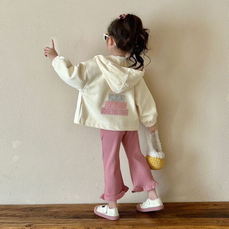 Панталони за момичета 2024 г. Есенни нови детски дрехи Корейски стил Бебешко момиче Сладко дъно Клеш панталони Ежедневни прости и ежедневни