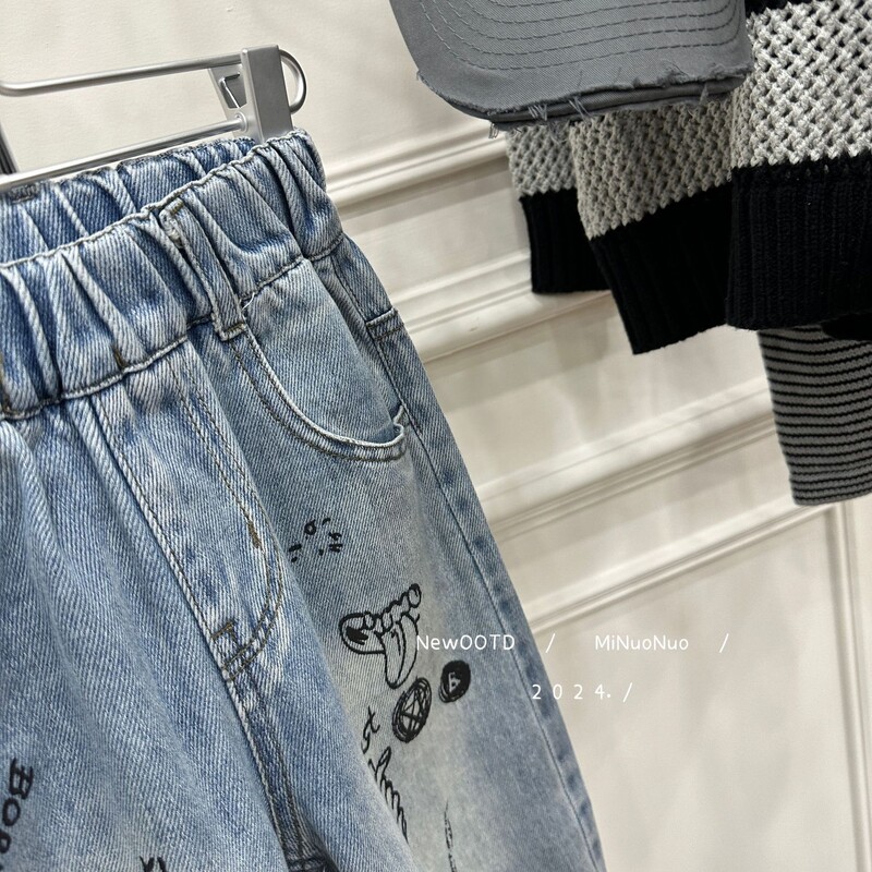 2024. aasta kevad, uued lapsed poistele Stretch püksid Korea grafiti Noorte beebipoiste teksad püksid vabaaja elastse vöökohaga väikelaste poiste püksid