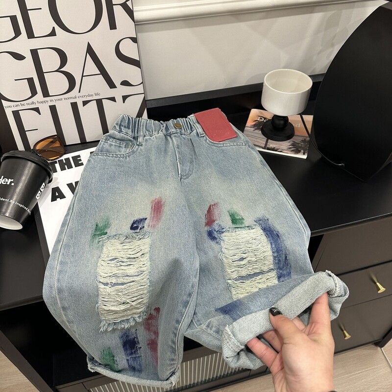 Korejske proljetne dječje traper hlače za dječake 2024. Traperice s rupama na koljenima za mlade dječake Traperice s elastičnim strukom Kontrastne ravne hlače za malu djecu