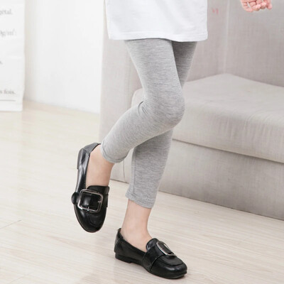 Летни едноцветни клинове за момичета Тесни панталони Модален памук Бебешки момичета Скъсени панталони с дължина до глезена за деца Пролетни дрехи