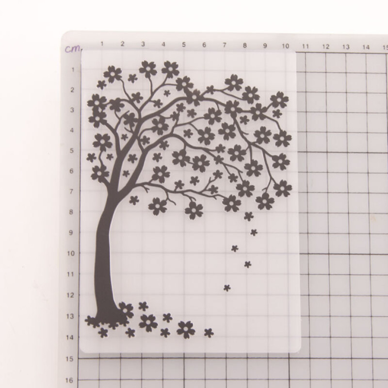 10,5 * 14,8 cm jõulupuu plastist reljeefne reljeefne mall DIY väljalõigete raamatu ajakiri Fondant süvendatud albumikaart Valmistage šabloone