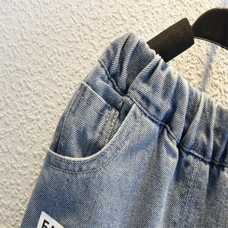 Băieți de primăvară și toamnă 2024, la modă, casual, respirabil, elastic, cu imprimeu alb, blugi și pantaloni