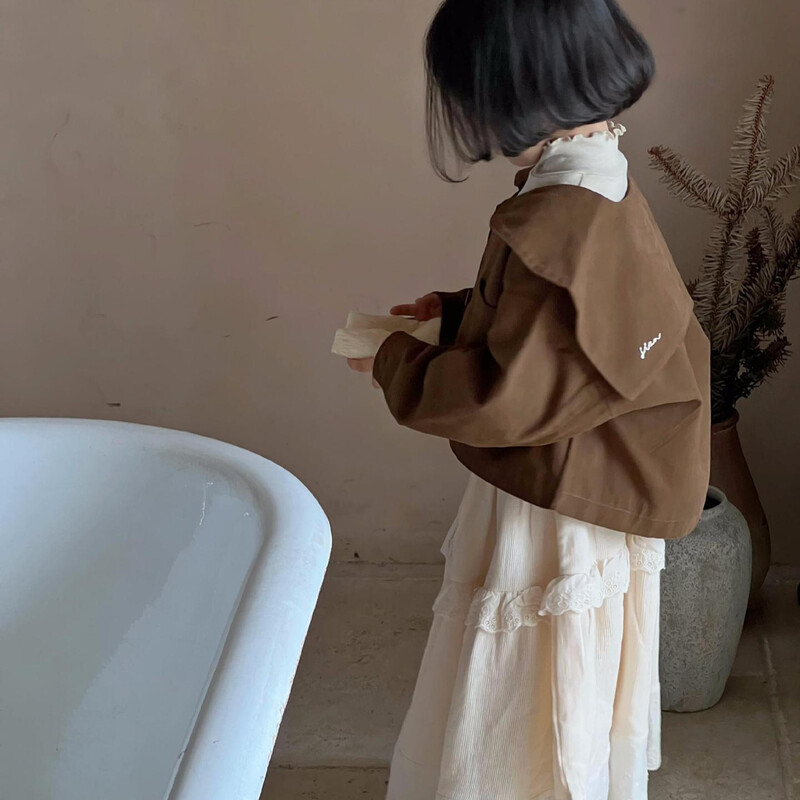 Trench Korea lasteriided sügis uus tüdruk lahtine mantel suur krae tikandid retro stiilis lühike põhjus, lihtne 2024