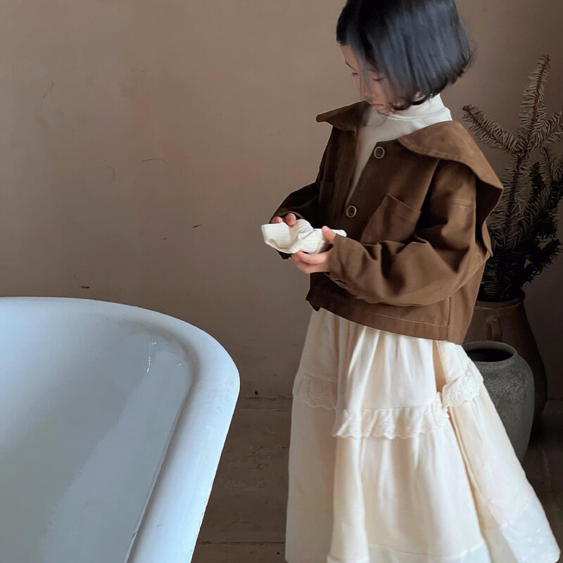 Trench Korea lasteriided sügis uus tüdruk lahtine mantel suur krae tikandid retro stiilis lühike põhjus, lihtne 2024