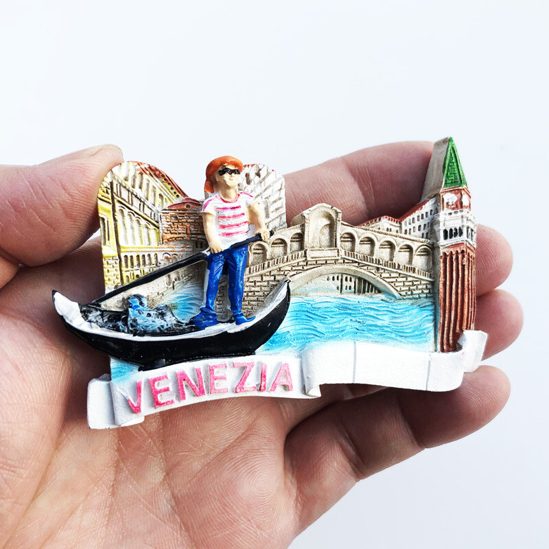 Κατασκευαστές διασυνοριακών παραδόσεων ταξιδιωτικών αναμνηστικών από όλη την Ιταλία, αυτοκόλλητα μηνυμάτων, μαγνήτες βαμμένους με ρητίνη, μαγνήτες ψυγείου