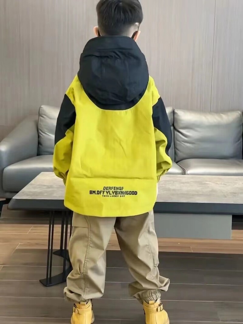 2024 Jakne za dječake Proljeće Jesen Hoody za djecu Vodootporna dječja patchwork tinejdžerska gornja odjeća Vjetrovke za školsku bebu
