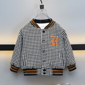 2024. aasta kevad- ja sügisene poiste moekas vaba aja veetmise hingav tikitud täht EH Thousand Bird ruuduline mantel, 2–8 aastat vana