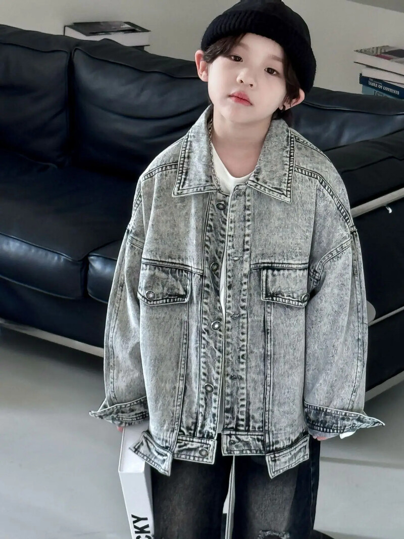 Dječja odjeća Traper jakna za dječake 2024. Novi jesenski dizajn u stilu, moderan, ležeran, jednostavan, dječji zgodan crni traper kaput