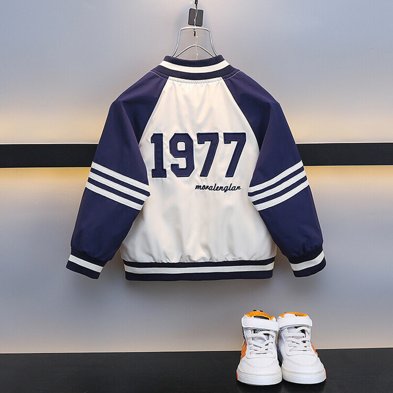 2024. aasta kevad- ja sügisene poistemood, vaba hingav number 1977 pesapallimantel 2–8 aastat vana