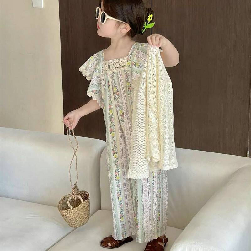 Suvetüdruku väikese lendava varrukaga lilleline kombinesoon, õõnestatud võrgust pitsäärega lasteriided, uus stiil, kandiline krae püksid